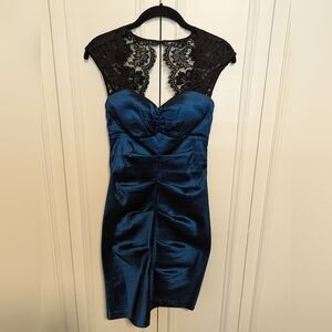 Stretchy blue dress with lace